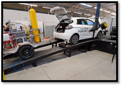 Uma imagem contendo edif�cio, aeroporto, homem, neve

Descri��o gerada automaticamente